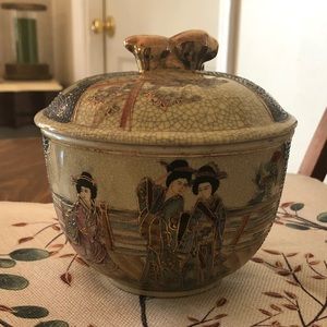 Royal Satsuma Oriental Earthenware Bowl & Lid